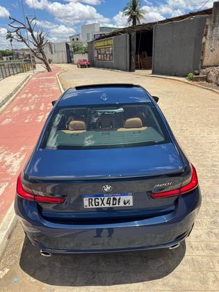 BMW 320i 2.0 16V TURBO FLEX M SPORT AUTOMÁTICO BMW 320i 2.0 16V TURBO FLEX M SPORT AUTOMÁTICO